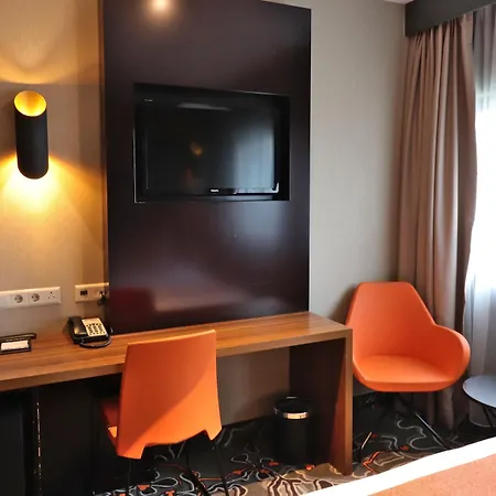 Xo Park West Hotel