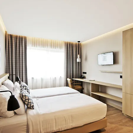 Urban Hotel 4*