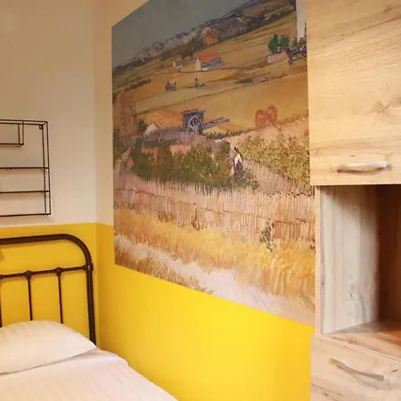 Hotel Bicycle *