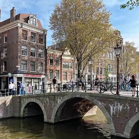 Facade 2* Amsterdam