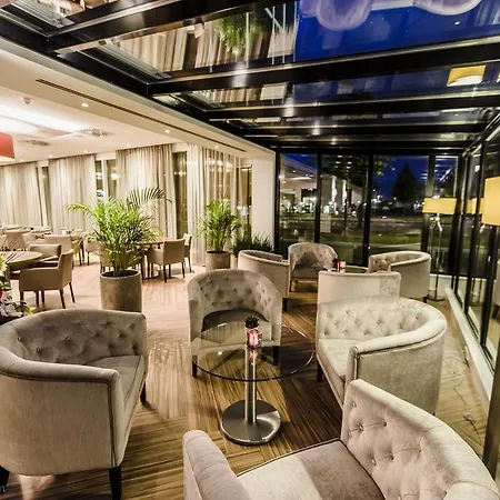 Hotel Ozo Arena