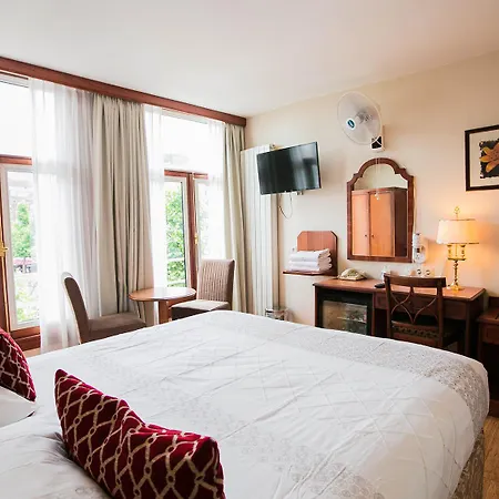 Atlanta Hotel 2*
