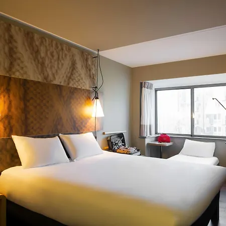 Hotel Ibis Centre Stopera 3*