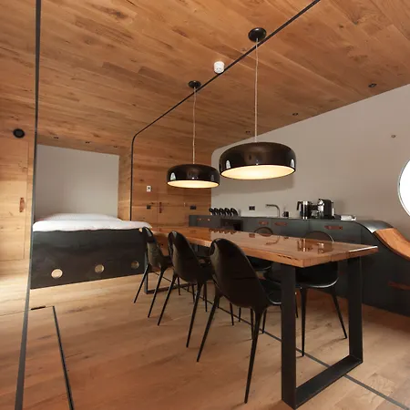 Hotel Botel