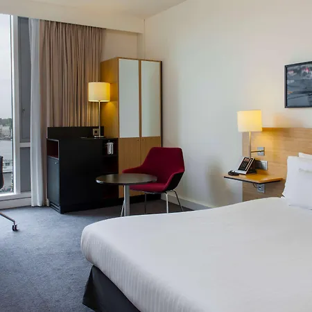 Doubletree By Hilton Station Amsterdam