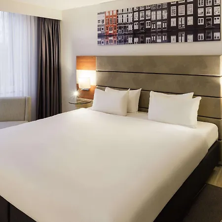 Mercure West 4*