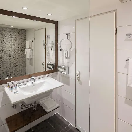 Mercure West 4*