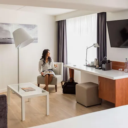 Mercure West 4*