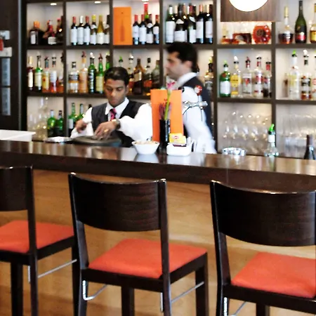 Mercure West 4*