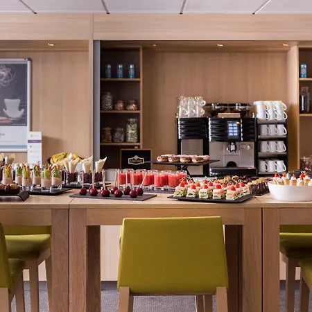 Mercure West 4*