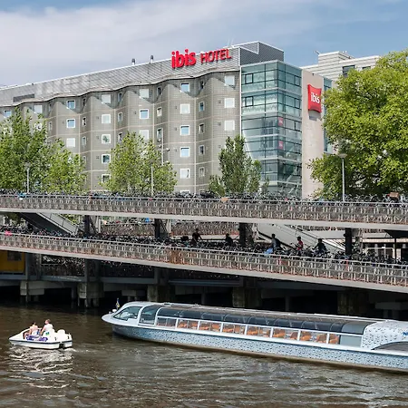 Ibis Centre 3*