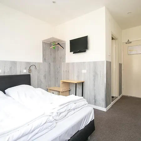 Budget Trianon Hotel