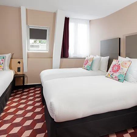 De Paris Hotel 3*
