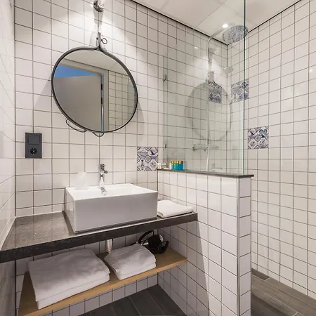Urban Hotel