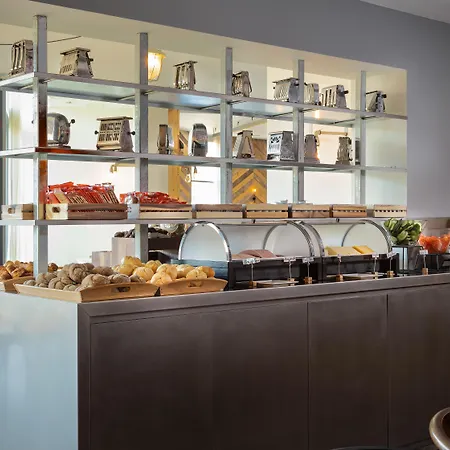 Hotel Urban 4*