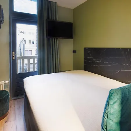 Hotel Ciao Papa Station