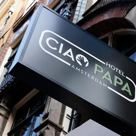 Ciao Papa Station Hotel