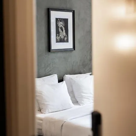Weber Studio's Hotel
