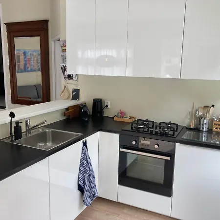 Very Ground Floor In A Great Location *