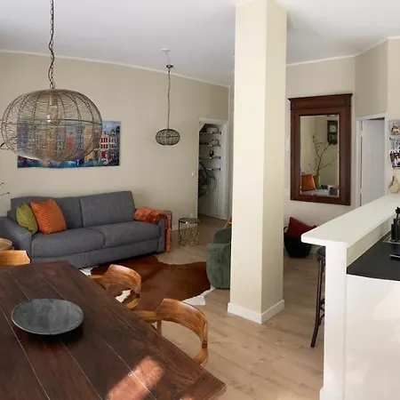 Very Ground Floor In A Great Location *