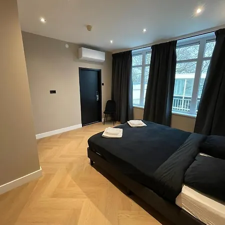 83 Hotel