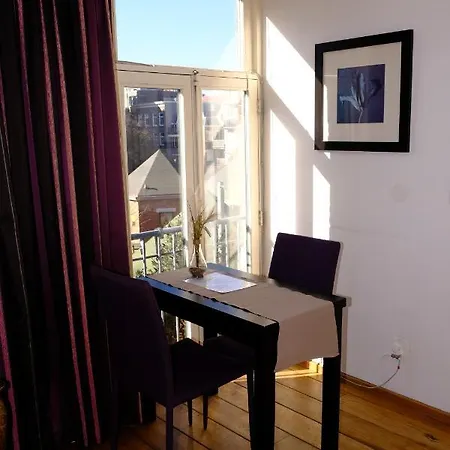 Aparthotel Eelhouse Private 2*