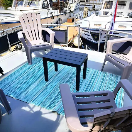 Motor Yacht Amazone Botel