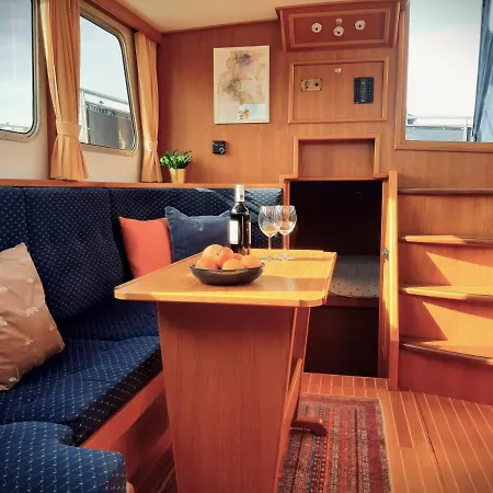 Motor Yacht Amazone Botel *
