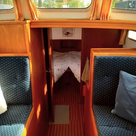 Botel Motor Yacht Amazone Amsterdam
