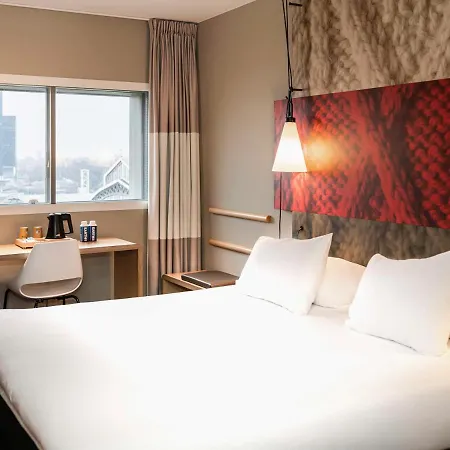 Ibis Centre 3*