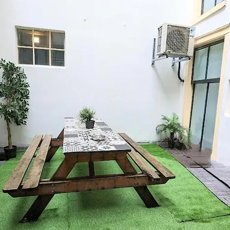 The In The Center アパートホテル
