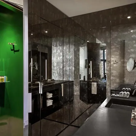 Hotel W 5*