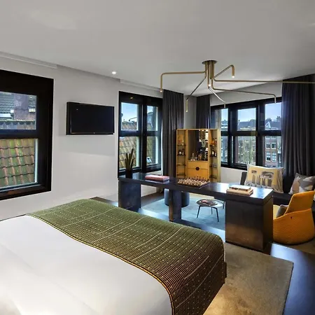 Hotel W