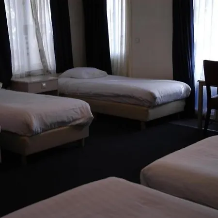 83 Hotel 2*