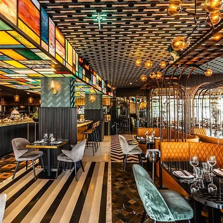 Apollo Amsterdam, A Tribute Portfolio Ámsterdam
