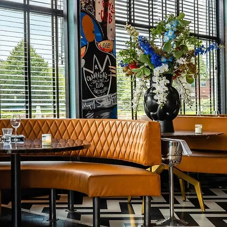 Apollo Amsterdam, A Tribute Portfolio Ámsterdam