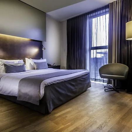 Dutch Design Artemis Hotel 4*