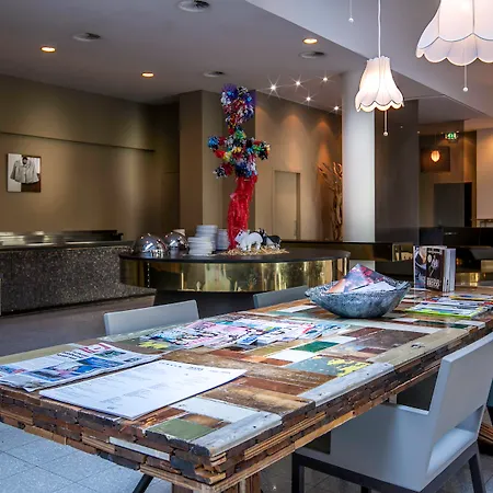 Dutch Design Artemis Hotel 4*