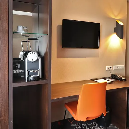 Hotel Xo Park West 4*