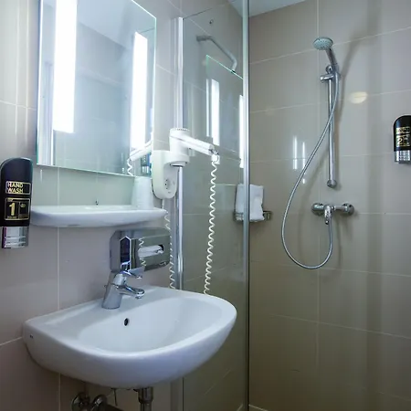 Central Park Hotel 3*