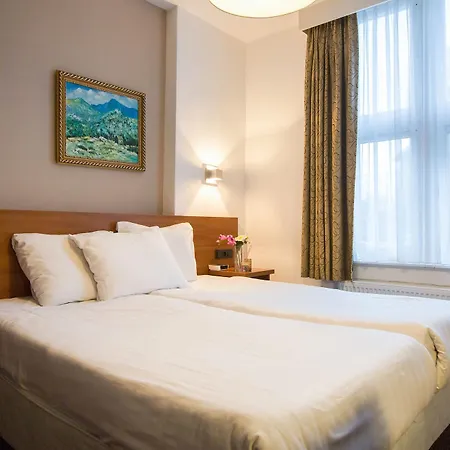 Central Park Hotel 3*