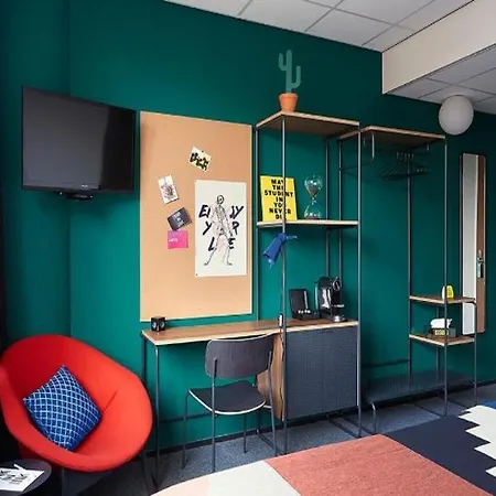 The Social Hub West Hotel