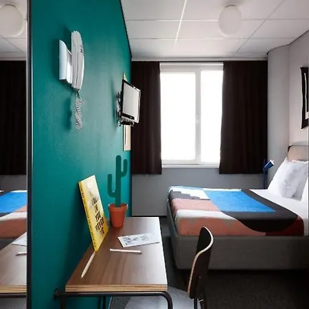 Hotel The Social Hub West 3*