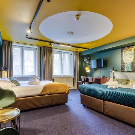 Alexander Hotel