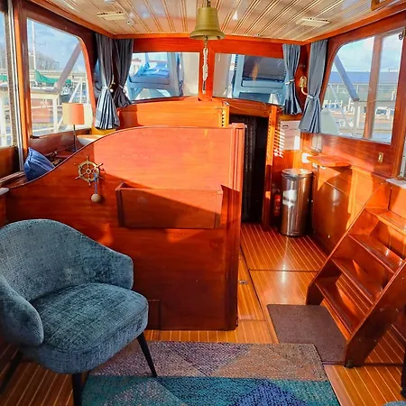 Motorjacht Flint Botel