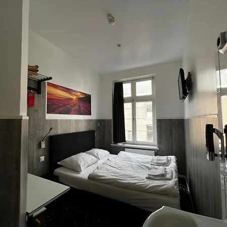 Budget Trianon Hotel