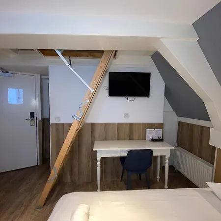Old Quarter Hotel 2*