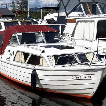 Botel Motor Yacht Amazone Amsterdam