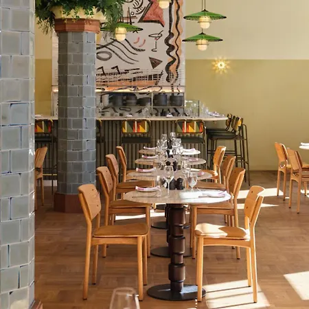 호텔 The Hoxton, Lloyd 4*