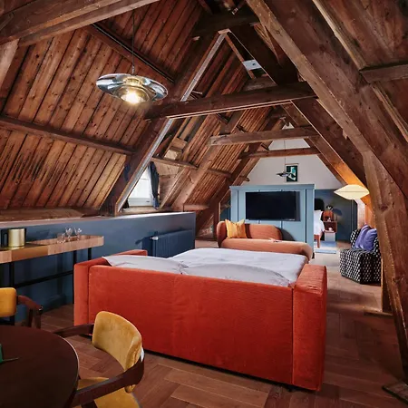 호텔 The Hoxton, Lloyd 4*